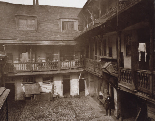 The Inn Yard,  The Oxford Arms, Warwick Lane, 1875